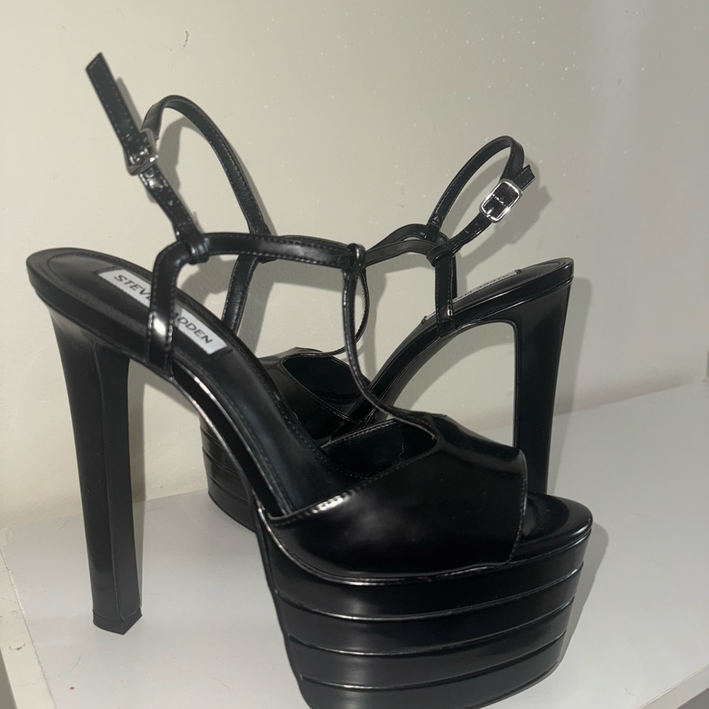 New Steve Madden Glossy Black Platform Heels